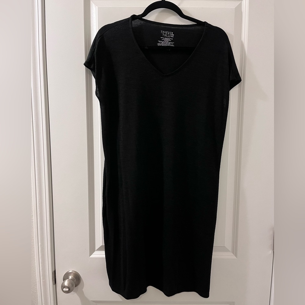 Black time and true pocket dress. Size small